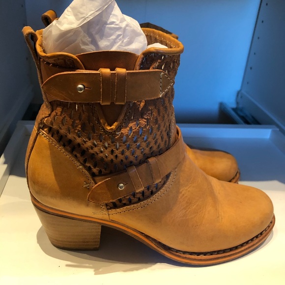 Rag and bone Size 37 Cognac perforated booties SOLD ON FB - Picture 3 of 5